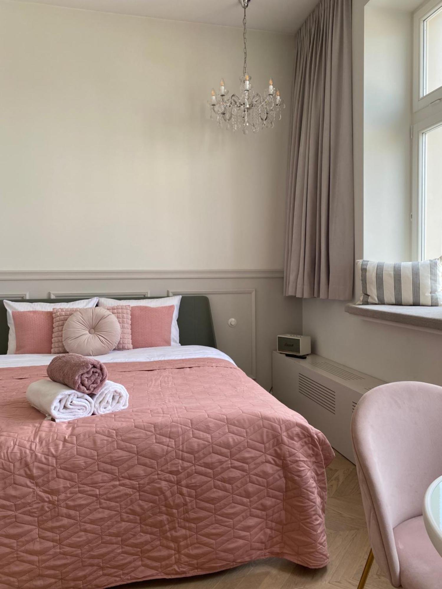 Royal Rose Apartment - Old Town Cracovia Esterno foto