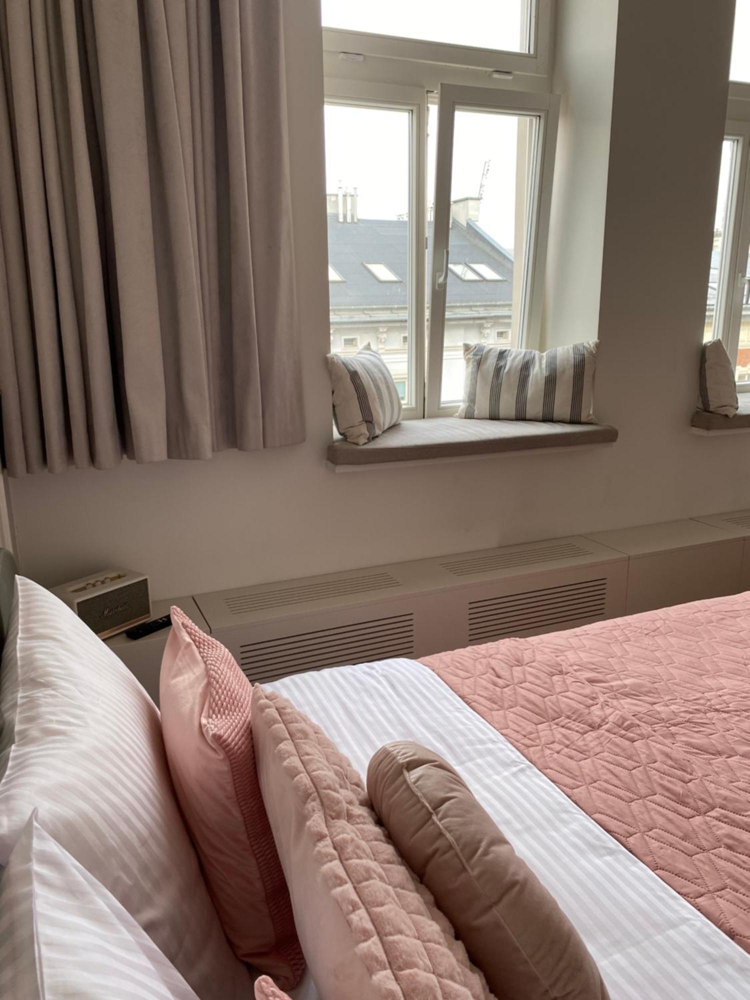 Royal Rose Apartment - Old Town Cracovia Esterno foto