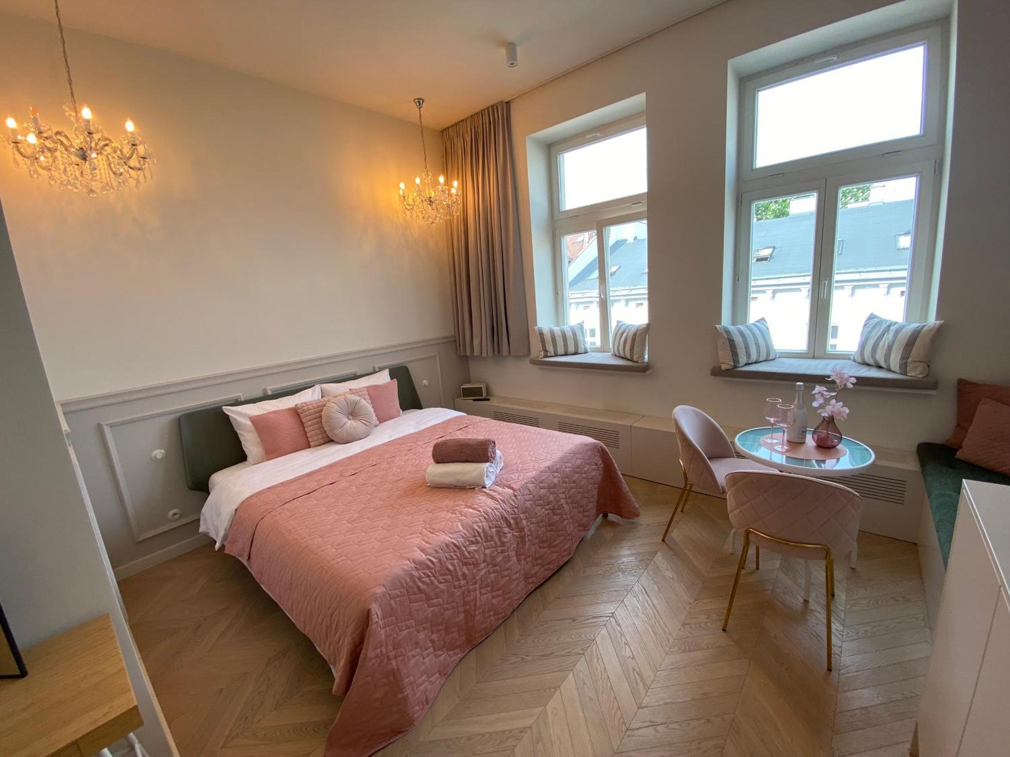 Royal Rose Apartment - Old Town Cracovia Esterno foto