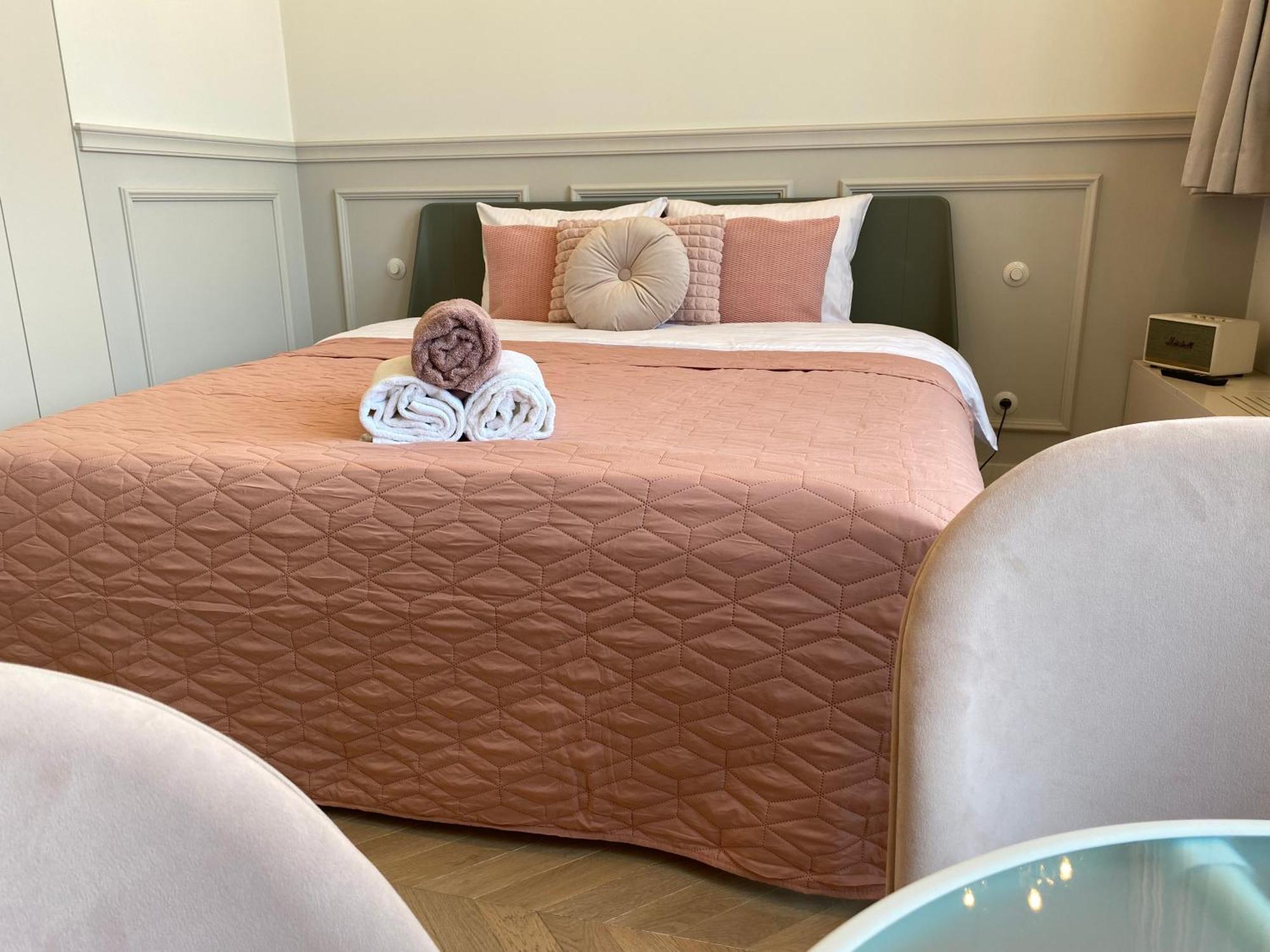Royal Rose Apartment - Old Town Cracovia Esterno foto