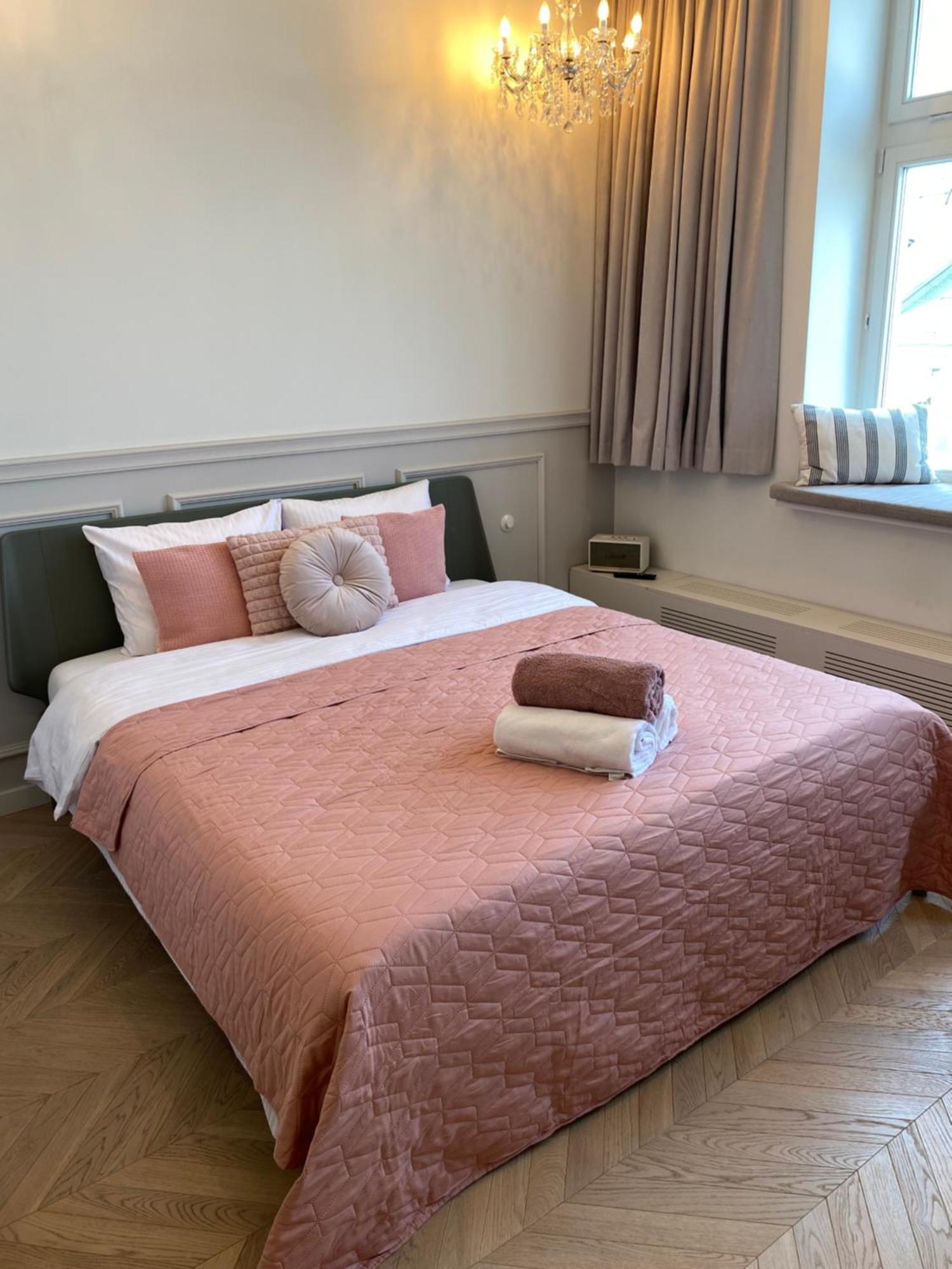 Royal Rose Apartment - Old Town Cracovia Esterno foto