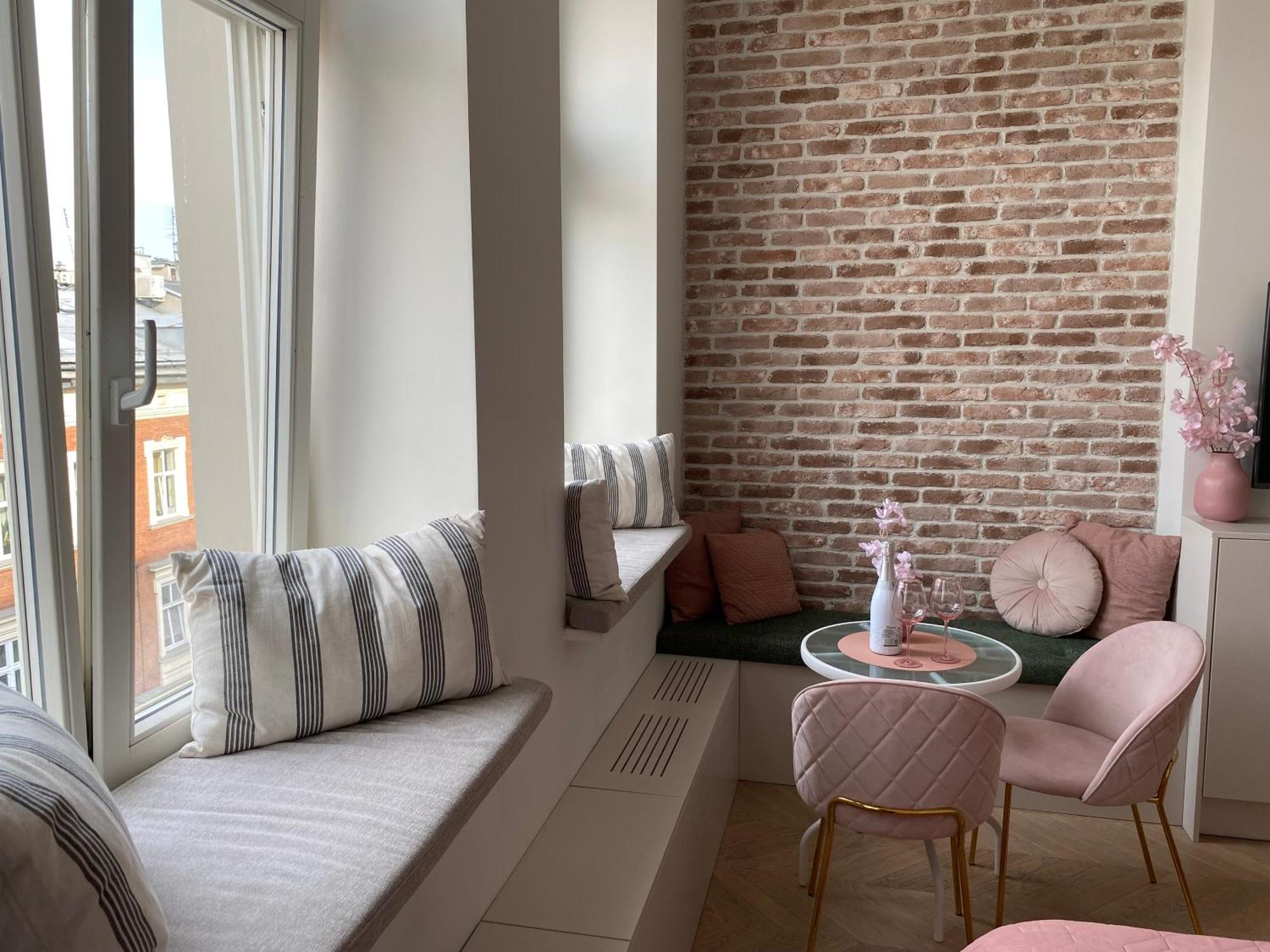 Royal Rose Apartment - Old Town Cracovia Esterno foto