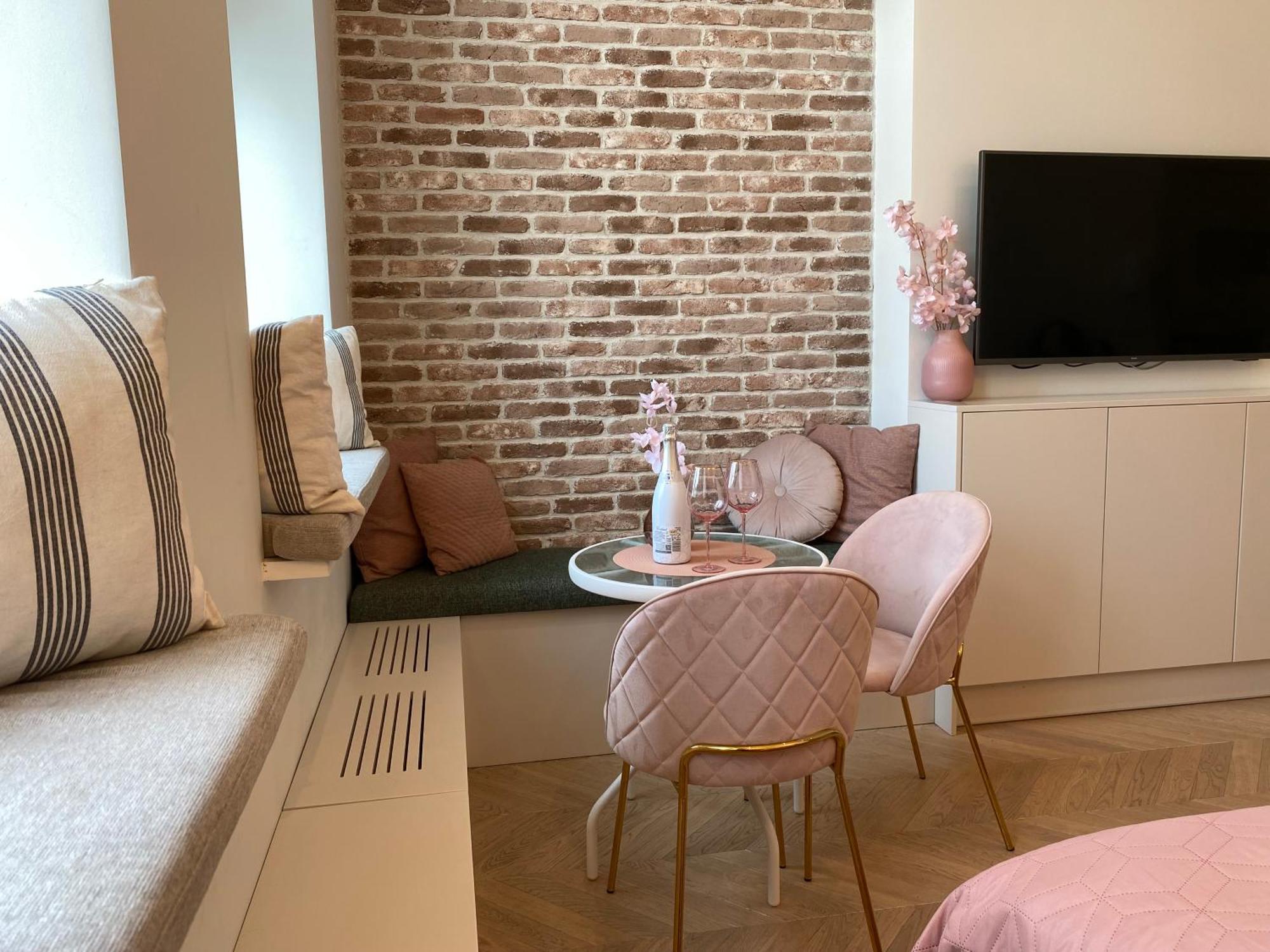 Royal Rose Apartment - Old Town Cracovia Esterno foto